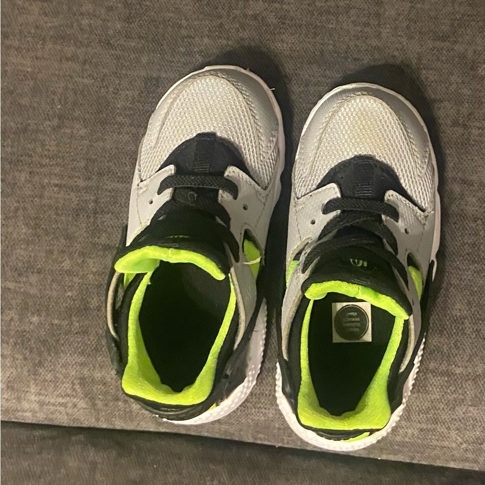 Nike Huaraches toddler 8c